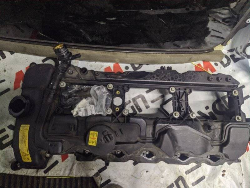 Клапанная крышка 11127570292 BMW 1-Series E88 N55B30