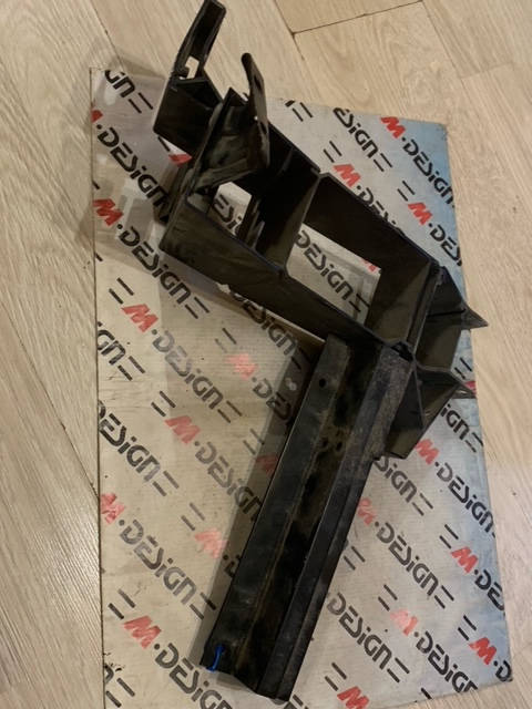 Кронштейн крепления фары левый Bmw F25 F26 51647210499