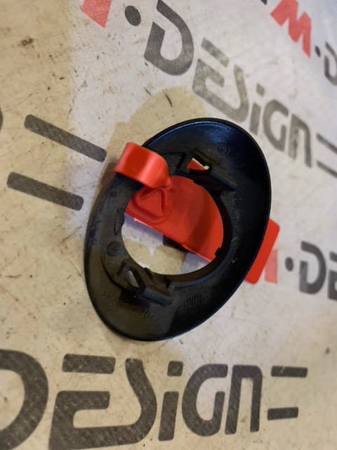 Крышка запорного механизма BMW E90 51247130828