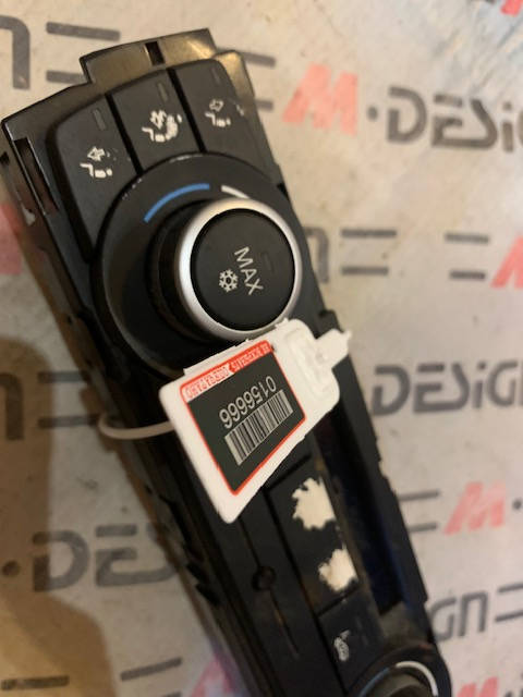 Панель управления автом.сист.кондиционера BMW E90 64119221853