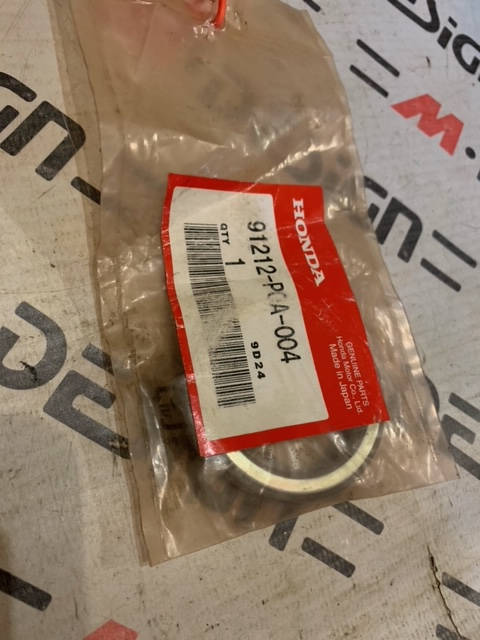 Сальник коленвала передний Honda 91212-P0A-004