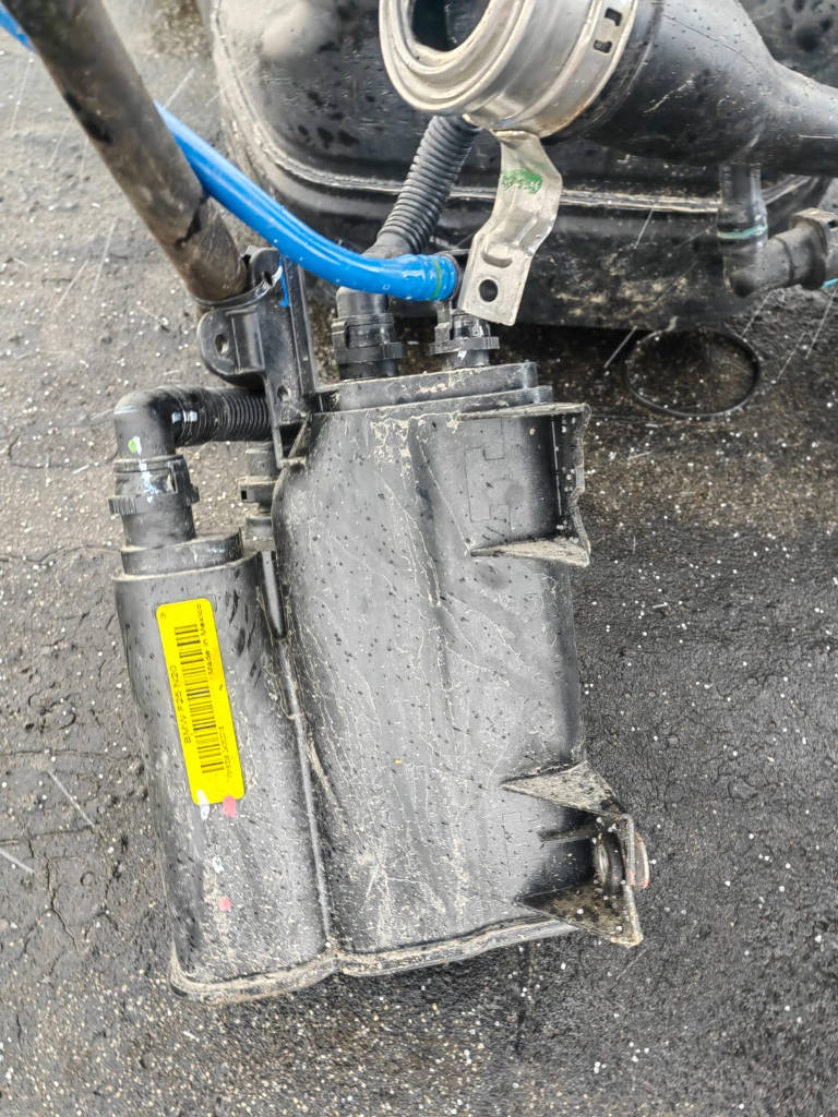 Фильтр с активированным углем BMW f25 16137293757