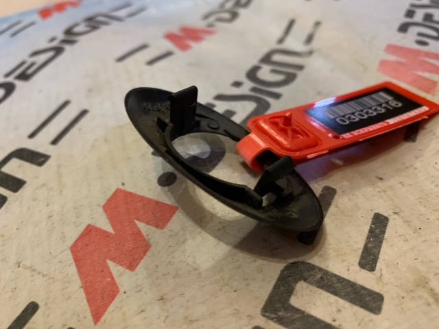 Крышка запорного механизма BMW E90 51247130828