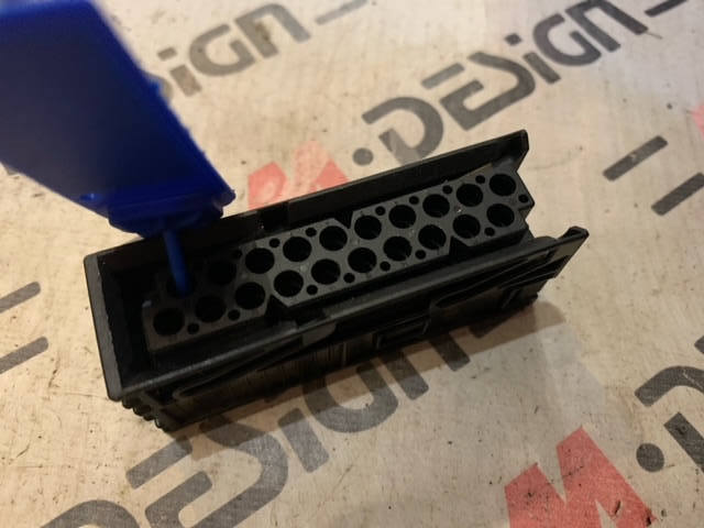 Корпус розетки BMW E90 61131383502