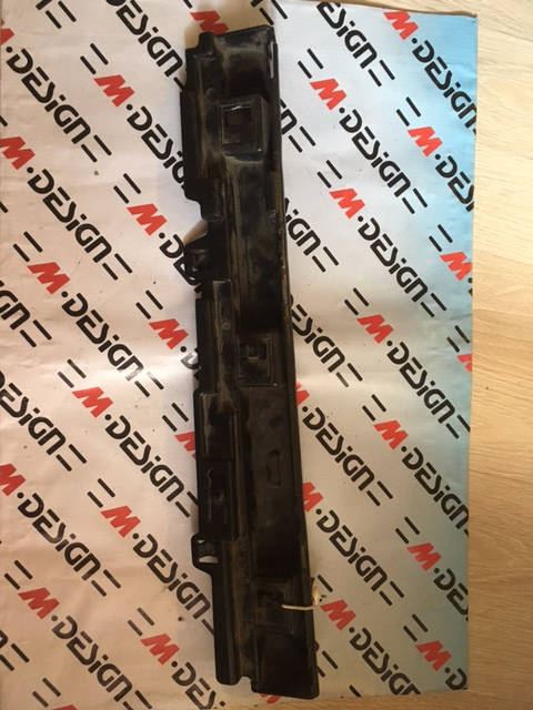 Кронштейн порога правый R BMW 3 51777256916