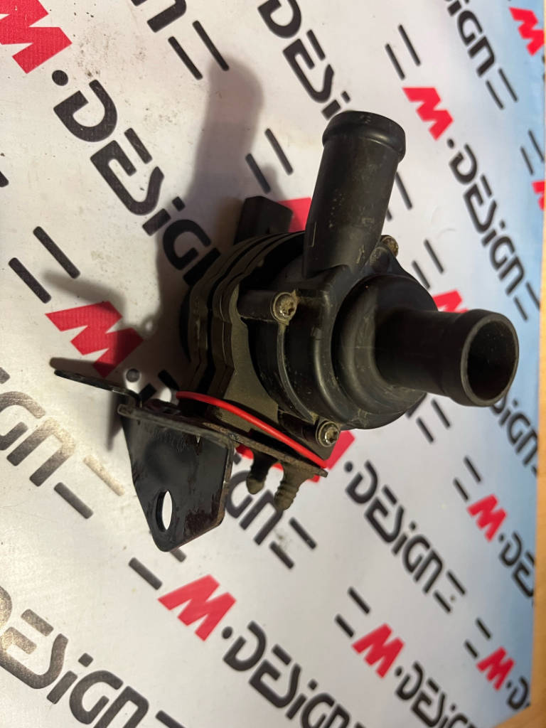 Дополнительный насос системы охлаждения VW 7L0965561L