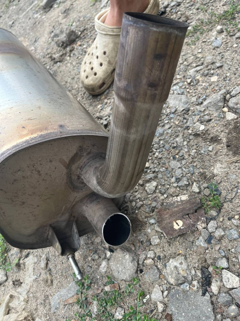 Задний дополнительный глушитель BMW F22 18308638771