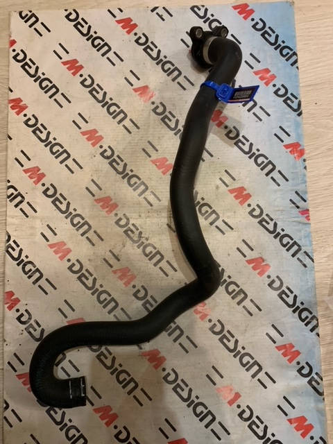 Шланг головка блока цилиндров-термостат BMW E90 11537541992