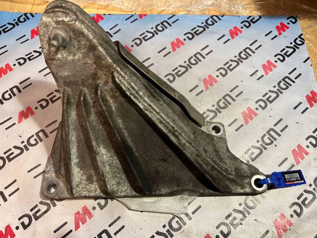 Несущий кронштейн двигателя П bmw x3 22116784832