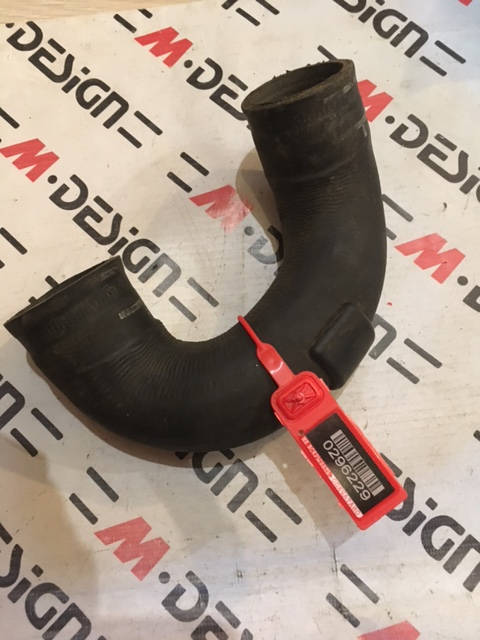 Шланг термостата на насос ОЖ BMW E90 11537545665