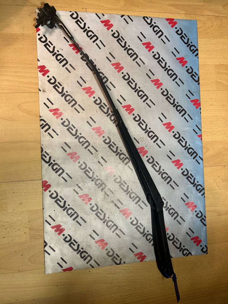 Рычаг стеклоочистителя сторона пассажира bmw X3 61617213272