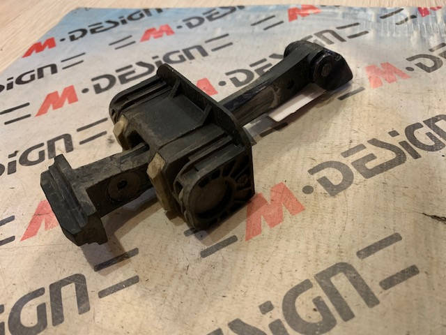 Ограничитель двери задний BMW E90 51227176808