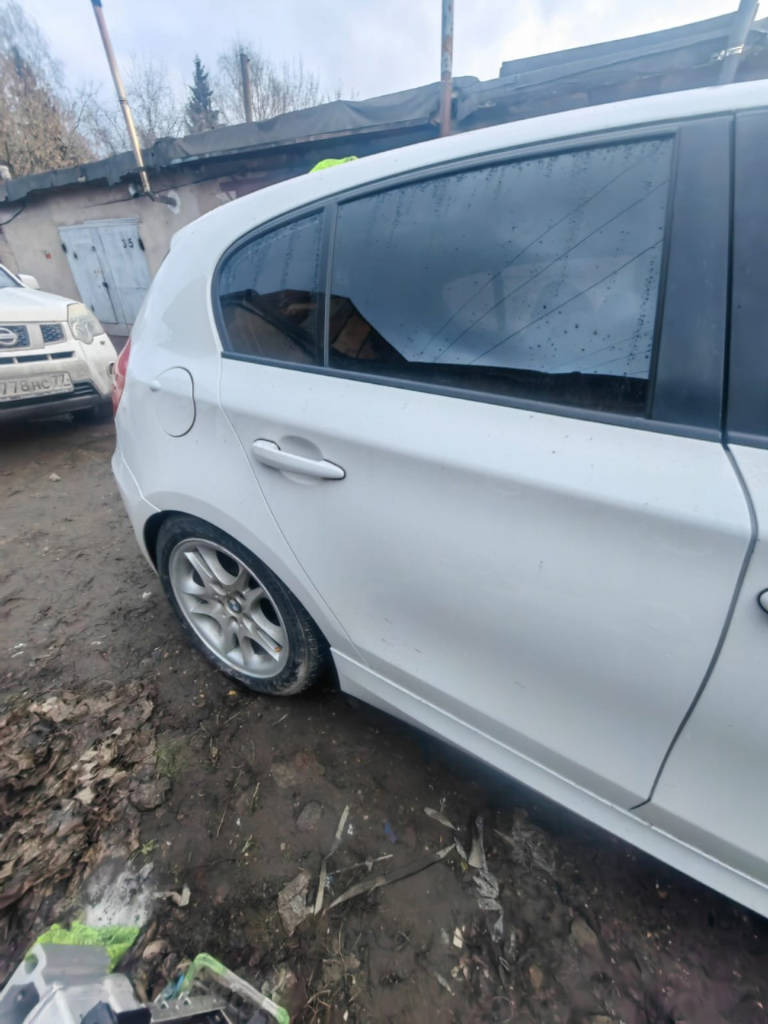 Дверь задняя правая BMW E87