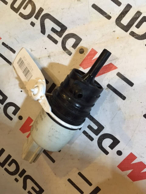 Насос стеклоомывателя лобового стекла BMW 3 67127298309