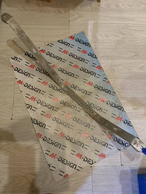 Лента крепления бензобака Audi A6 C6 4E0201653A