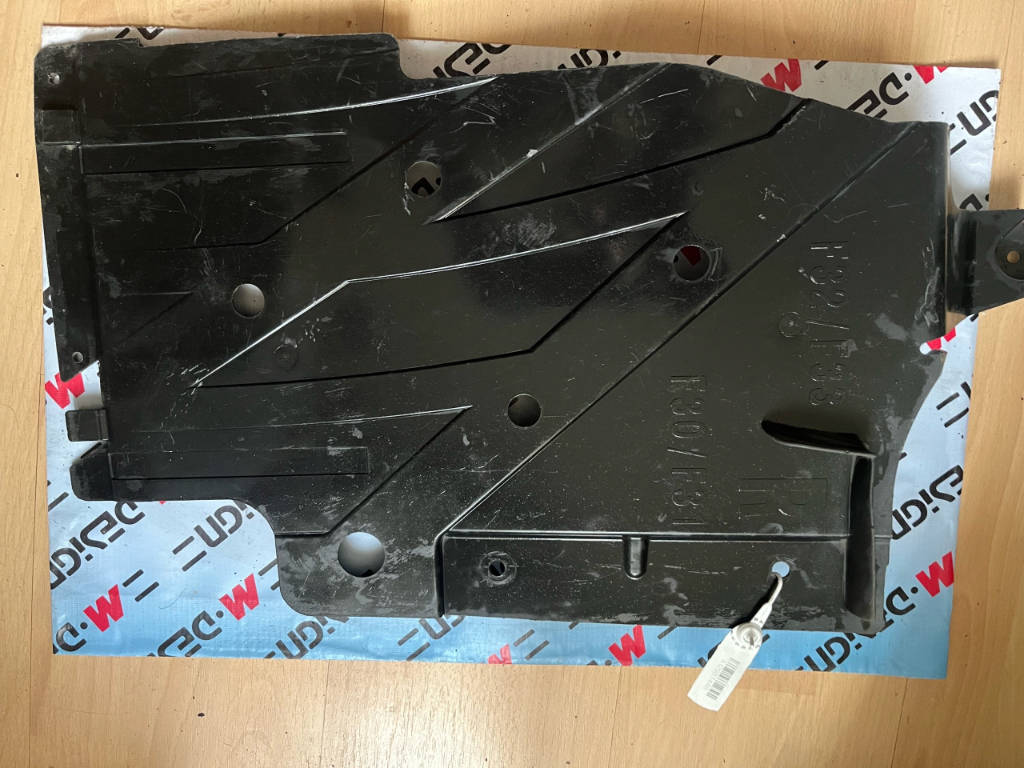 Облицовка днища кузова П Бок BMW 51757258050