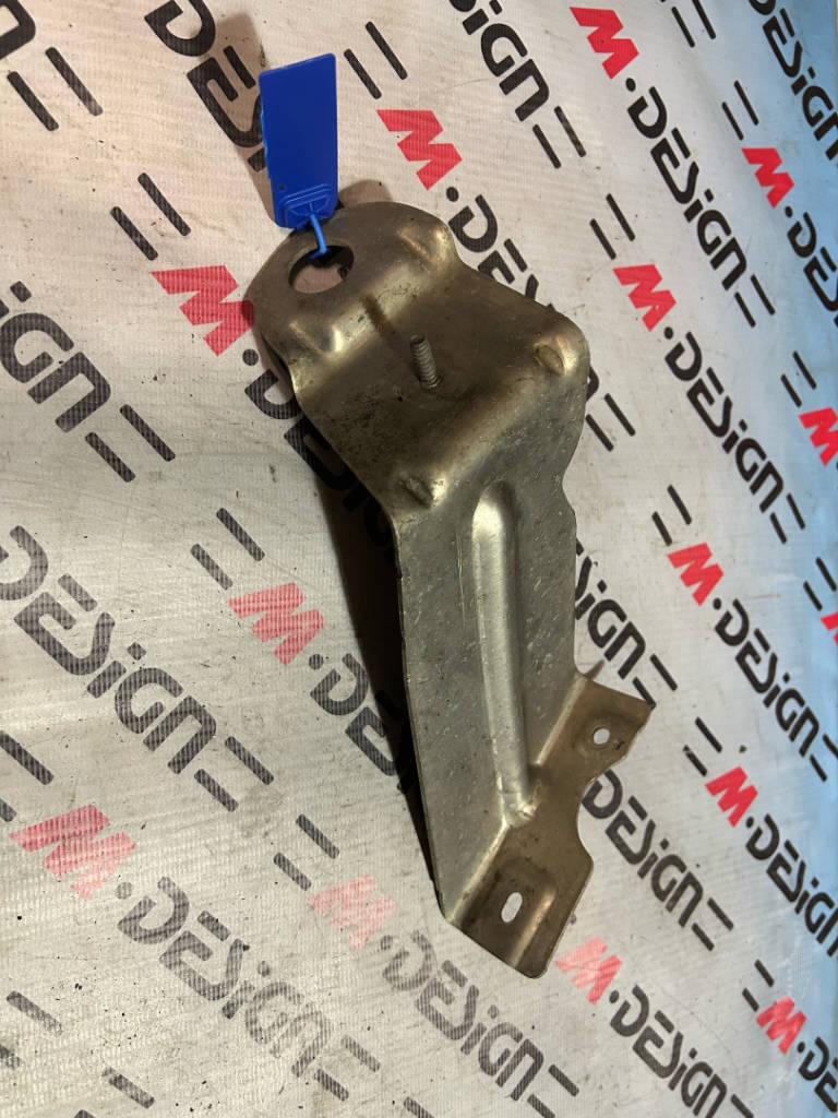 Кронштейн защиты двигателя правый BMW F25 F26 51757213678