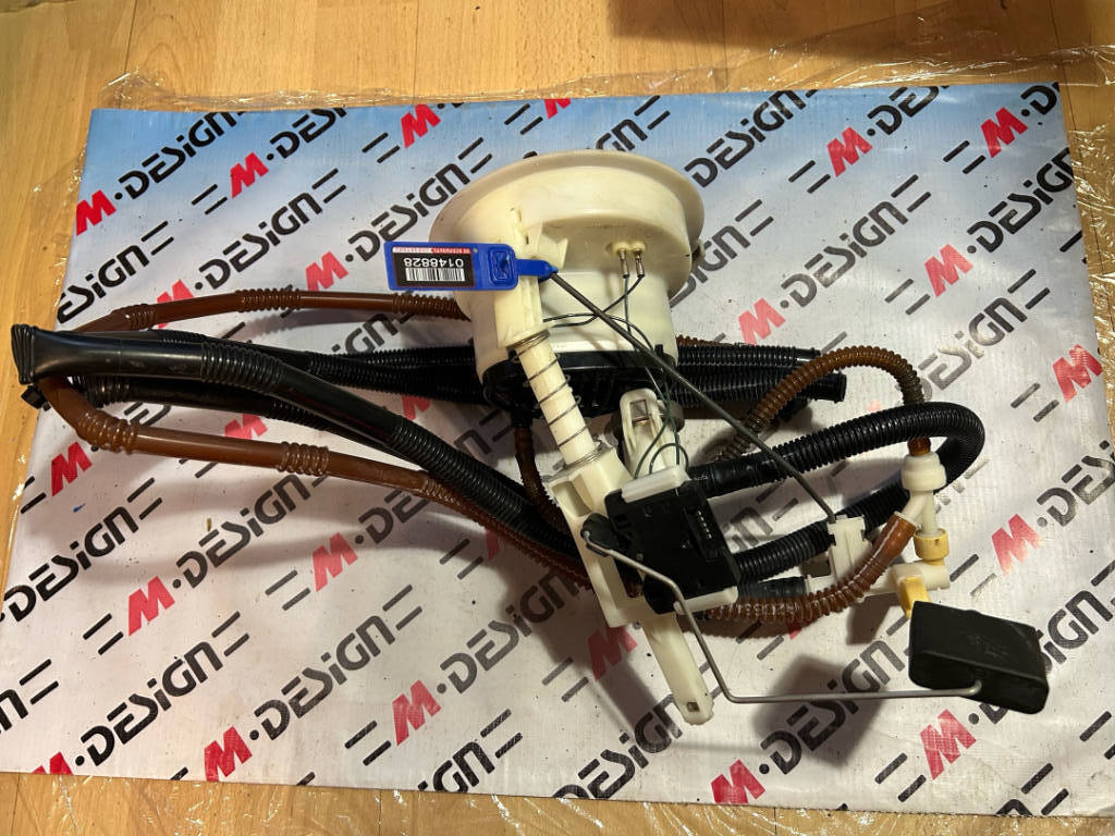 Датчик уровня топлива BMW 16147163296