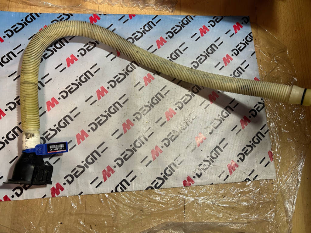 наливной канал бачка стеклоомывателя bmw 61667075099