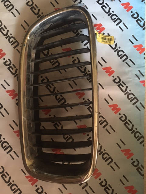 Решётка радиатора правая BMW 3 F30/31 51137405836 черн./хром