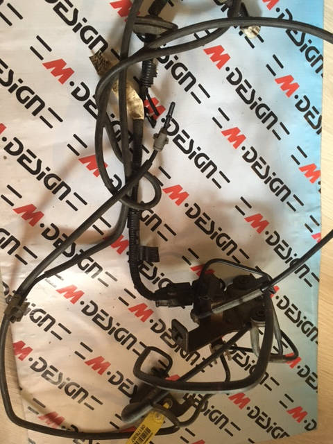 Клапан пневмоподвески задний с трубками TOYOTA/LEXUS RX300/330/350/400H 4809648010