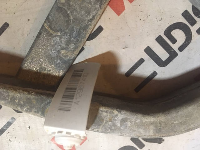 Кронштейн (крепление) левый BMW X3 31106878779