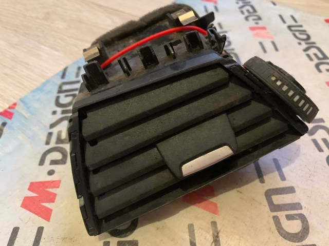 Вентиляционная решетка Левая BMW F30 64229218549