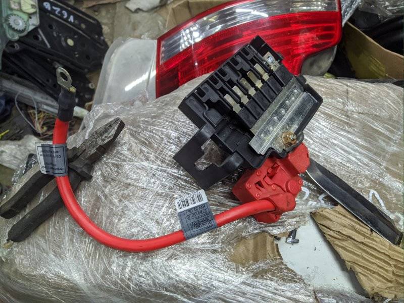 Монтажный блок с предохранителем 61146971370 BMW 1-Series E82 N54B30