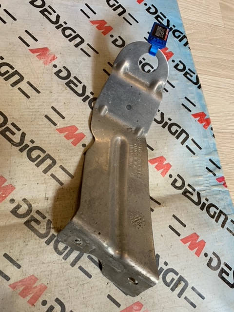 Кронштейн защиты двигателя правый BMW F25 F26 51757213678