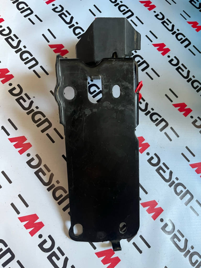 Кронштейн радиатора Bmw 51647117812
