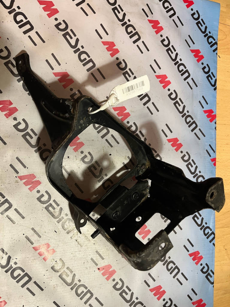 Кронштейн масляного резервуара bmw 32416765403