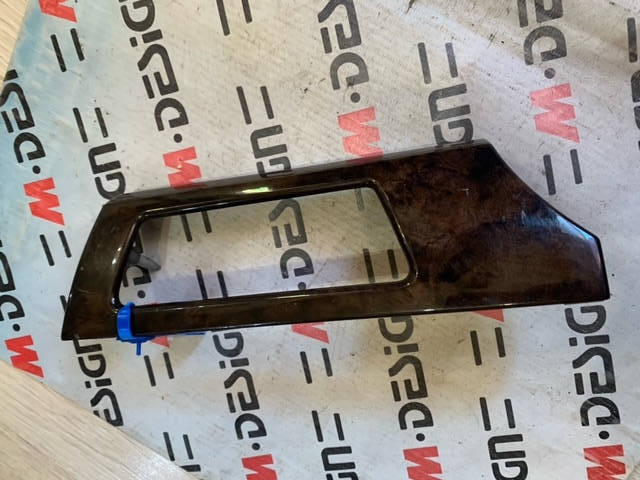 Накладка на панель приборов левая (орех) BMW E92 51456985538