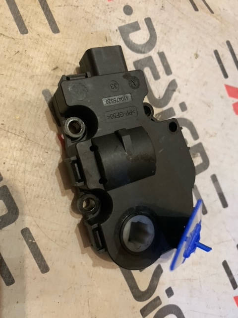 Моторчик заслонки печки E90 64119321034