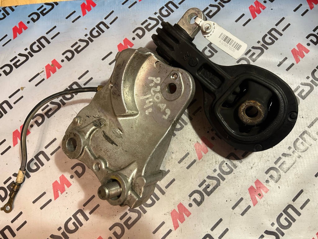 Опора двигателя правая с кронштейном Honda 50880SWCE81 50820SWWE01