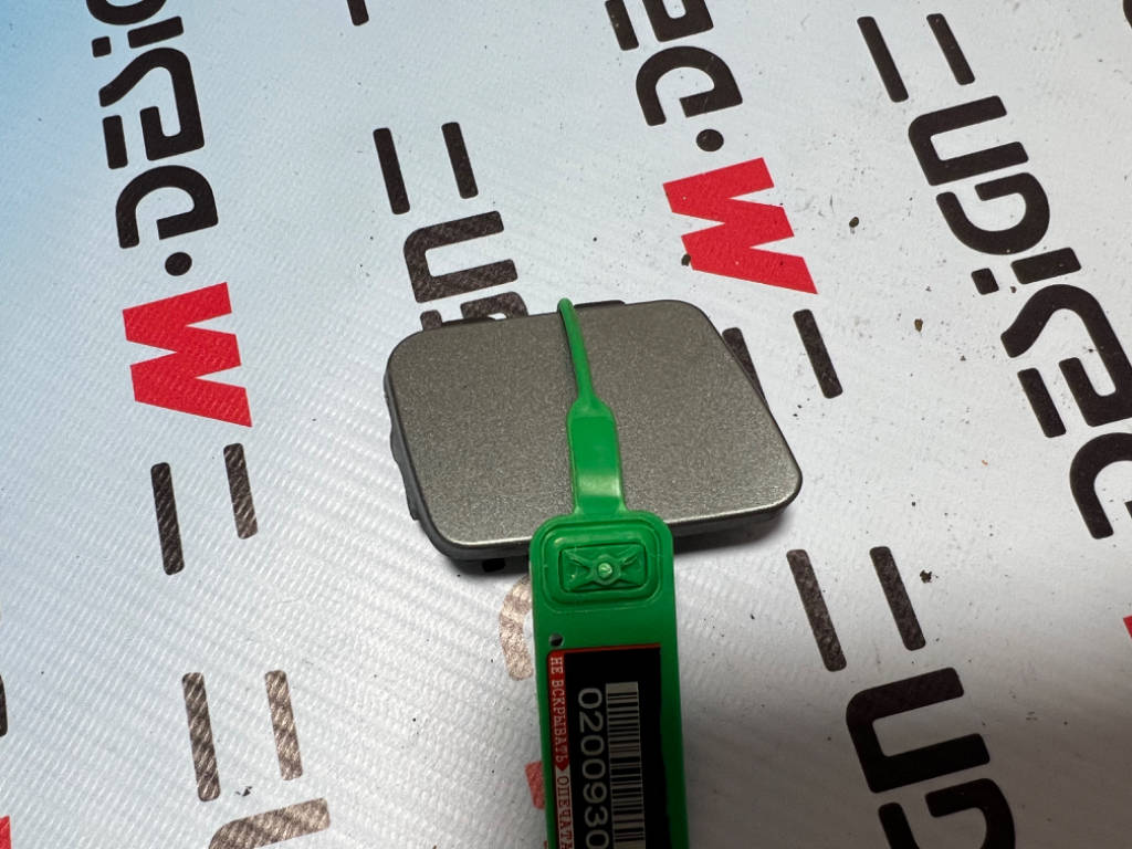 Заглушка бампера 51118057505 BMW 1 серия