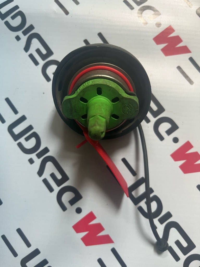 Запорный механизм топливного бака bmw 16117193372