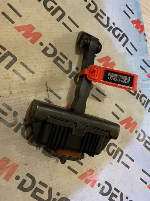 Ограничитель двери Передней BMW E81 E82 E88 41517164623