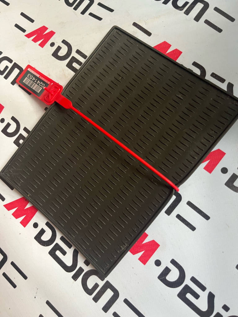 Коврик бардачка BMW 51169200880