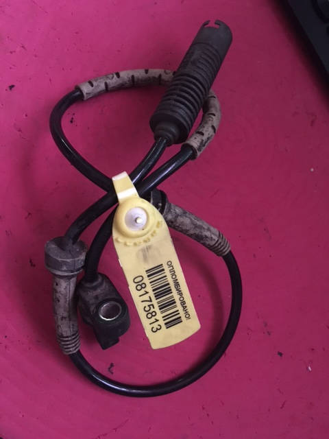 Датчик ABS передний BMW E82 34526870075