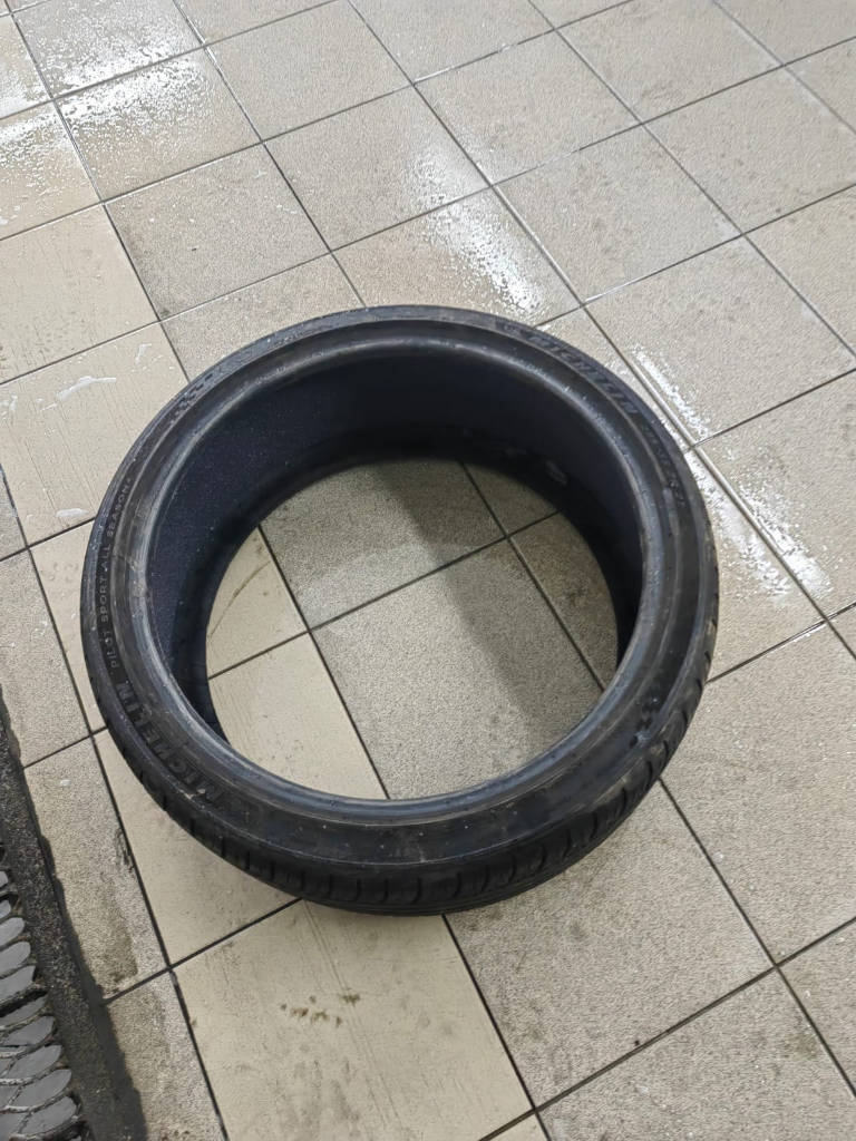 Шина 2021 Michelin Pilot Sport 255/35R21 лето