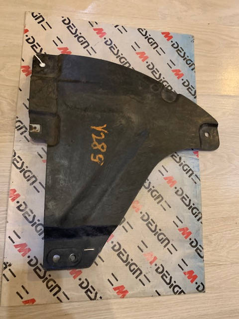 Облицовка днища кузова Задняя средняя BMW E90 51757185218