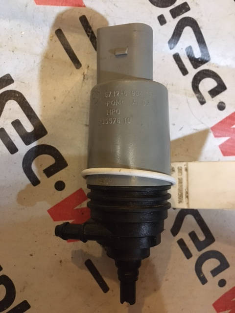 Насос стеклоомывателя лобового стекла BMW E88 67126934159