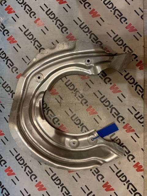 Пыльник тормозного диска передний левый Bmw F30 34106873417