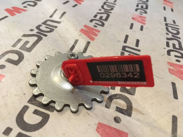 Болт стеклоподъемника / направляющая BMW E82 E88 51337184604