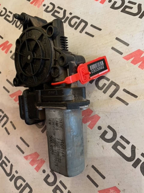 Моторчик стеклоподъёмника передний левый BMW F30 67627406633