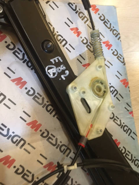 Стеклоподъемник без двигателя Правый Перед BMW E81 E82 E88 51337165596