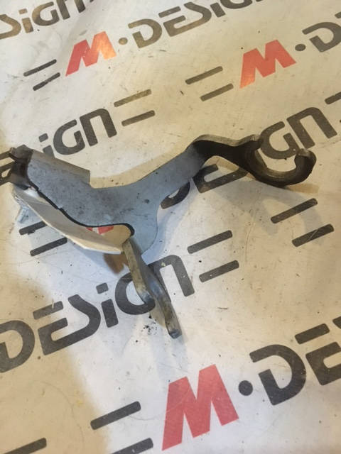 Держатель трубопровода тормозного привода правый BMW E88 E90 34306788176