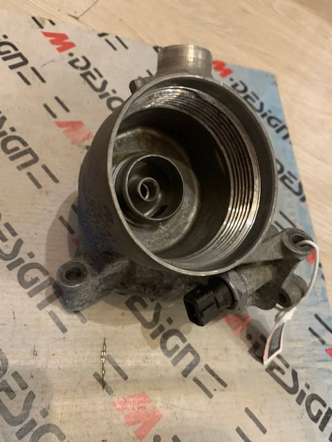 Стакан масляный BMW E90 11427533067