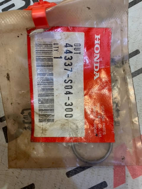 Стопорное кольцо привода Honda (пружинное) 44337-S04-300