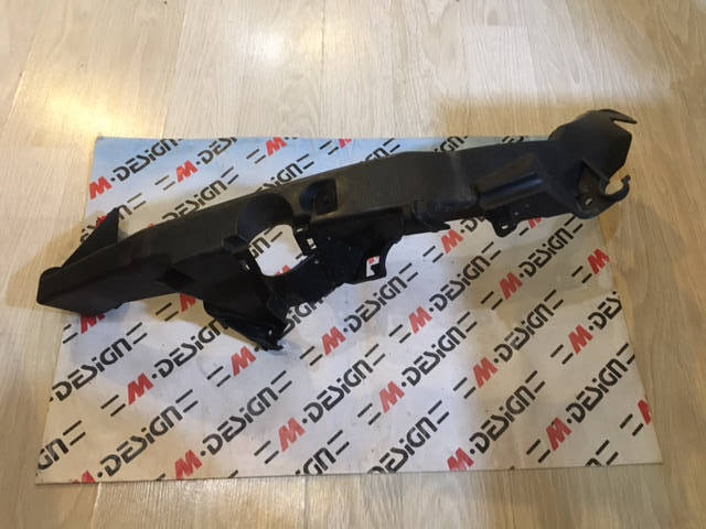 Кронштейн крепления фары левый Bmw E90 E91 51647116707